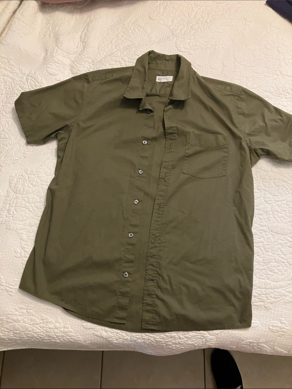 GAP Olive Green Short-Sleeve Button-Down Shirt